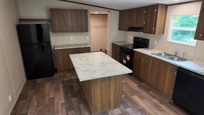 Building Photo - 208 Marcy Cove