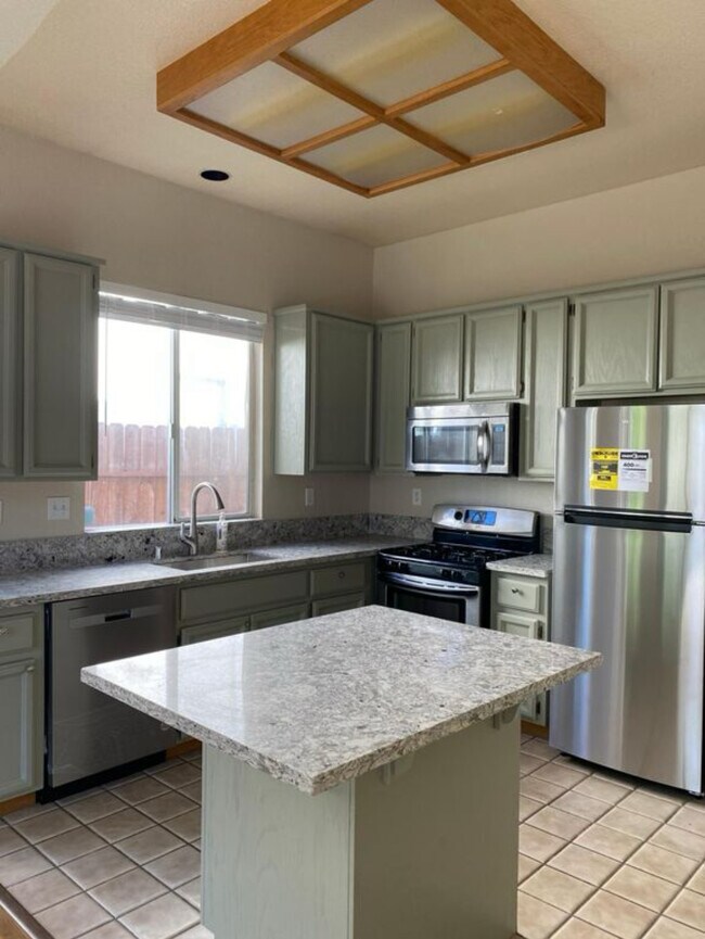 Foto del edificio - 7012 Sandy Souza Way