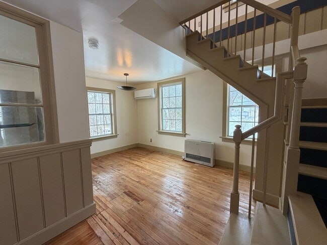 Building Photo - Alesia, LLC