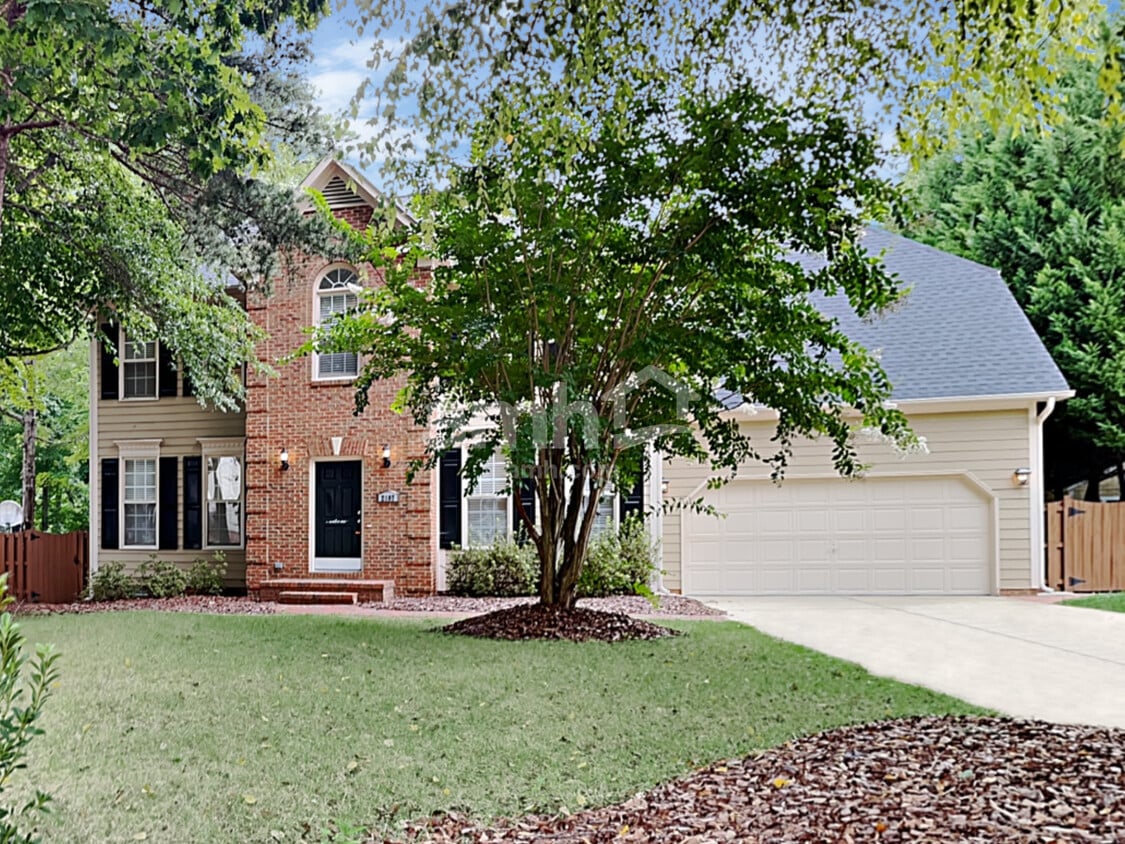 Primary Photo - 2107 Regents Park Ln