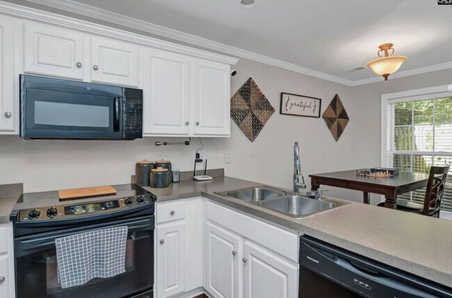Foto del edificio - 108 Courtyard Homes Dr