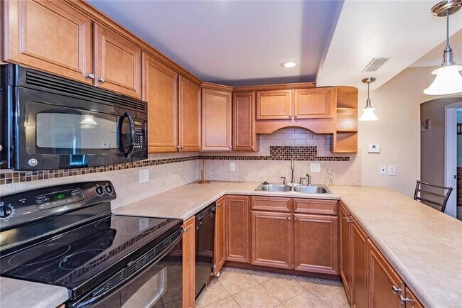 Finished Kitchen - 433 Broadway