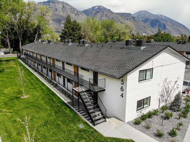Foto del edificio - Modern 2-Bedroom Apartment, Steps from the Provo River Trail!