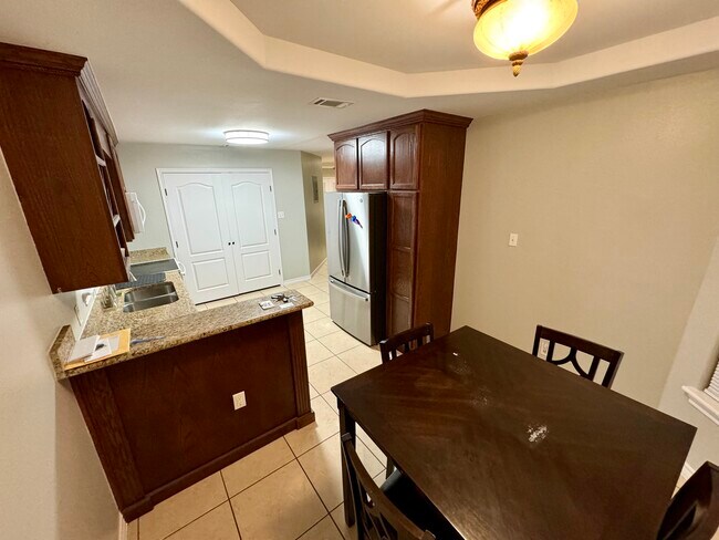 Building Photo - 2677 Fox Cove Drive