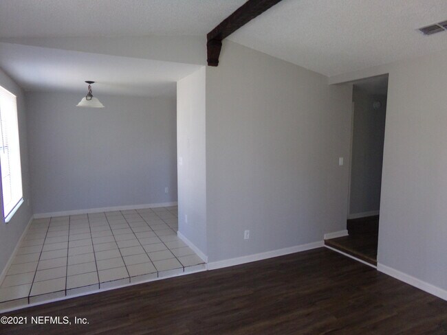 Foto del edificio - 2652 Sunrise Village Dr