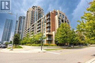 Building Photo - 18 Uptown Dr