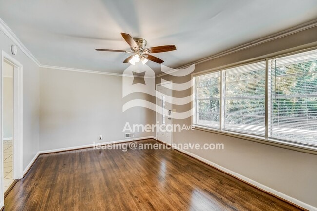 Foto del edificio - 2515 Ridgewood Rd