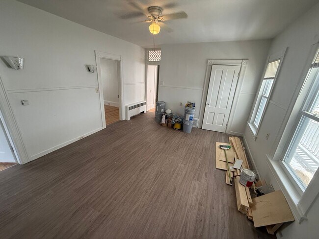 Building Photo - 344 Dubuque St