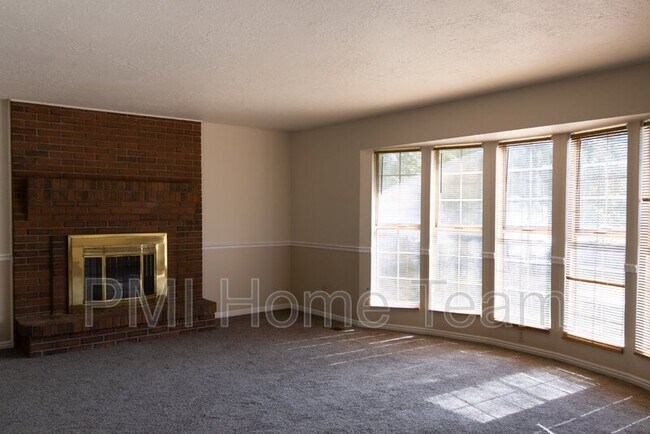 Foto del edificio - 5095 Taylor Ave