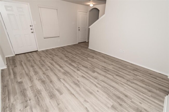 Building Photo - 3717 Alexus Dr