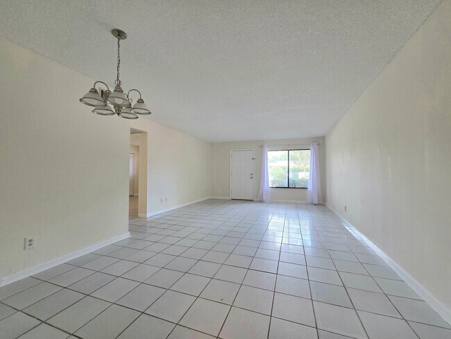 Foto del edificio - 605 Northlake Blvd