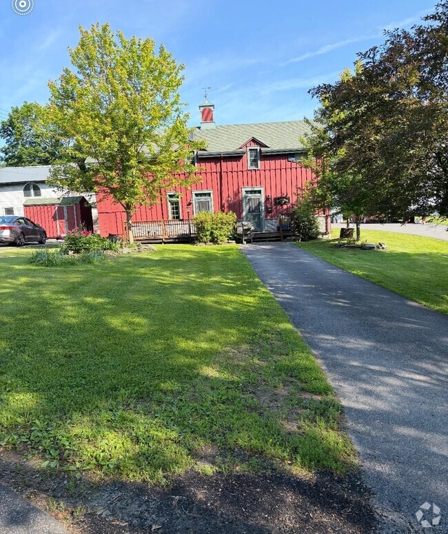 Building Photo - 30 Pilgrim Corners Rd