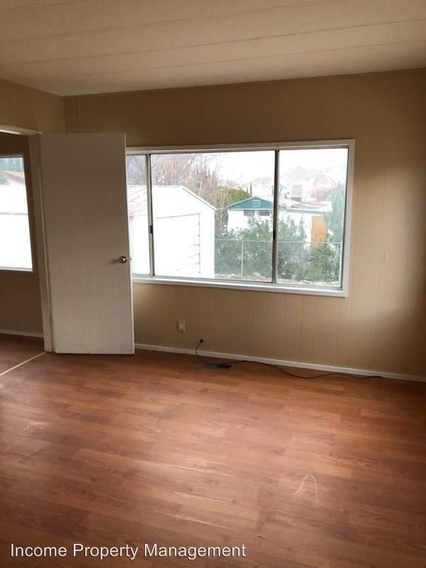 Foto del edificio - 6101 Maple Ave