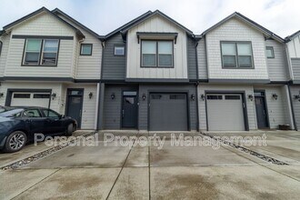 Building Photo - 5831 NE 56th Pl