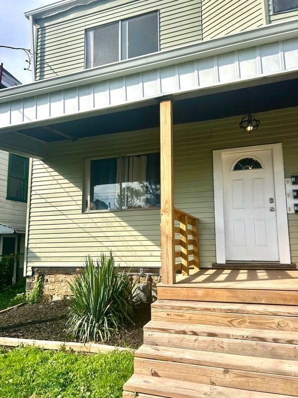 Building Photo - 723 Taylor Ave