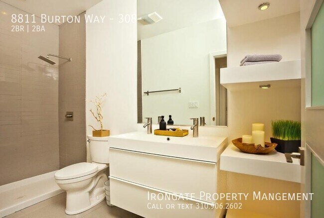Foto del edificio - 8811 Burton Way