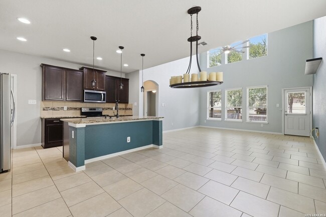 Building Photo - 10707 Gentle Fox Bay