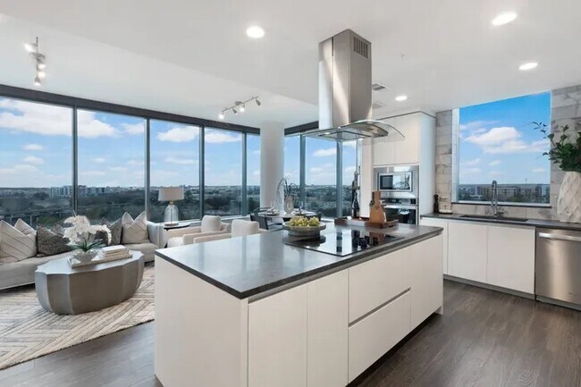 Foto del edificio - Luxury High-Rise Living with Up to 4 Weeks...