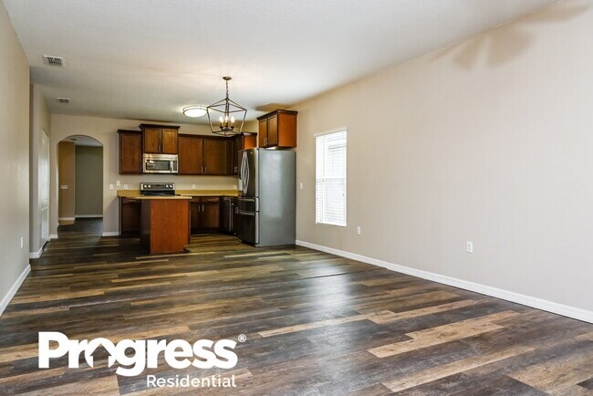 Foto del edificio - 6881 Glenbrook Dr