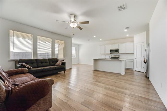 Foto del edificio - 7904 Blue Heron Ln