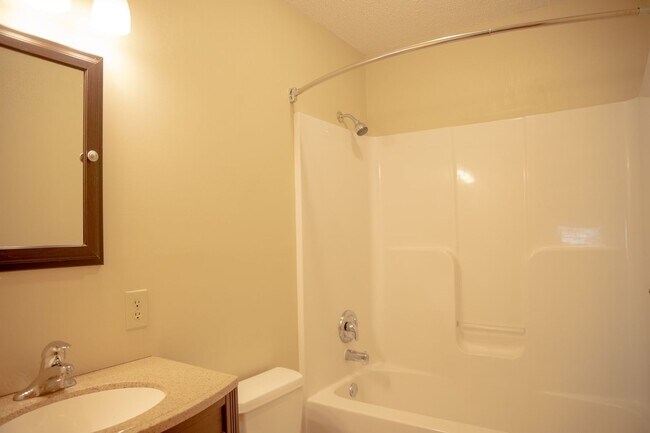 Foto del edificio - 3 bedroom/ 2 bathroom rental in Cullman City limits.
