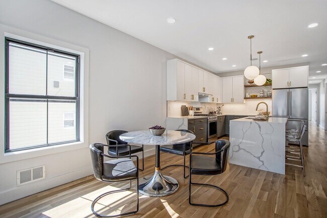 Foto del edificio - 77 Clerk St