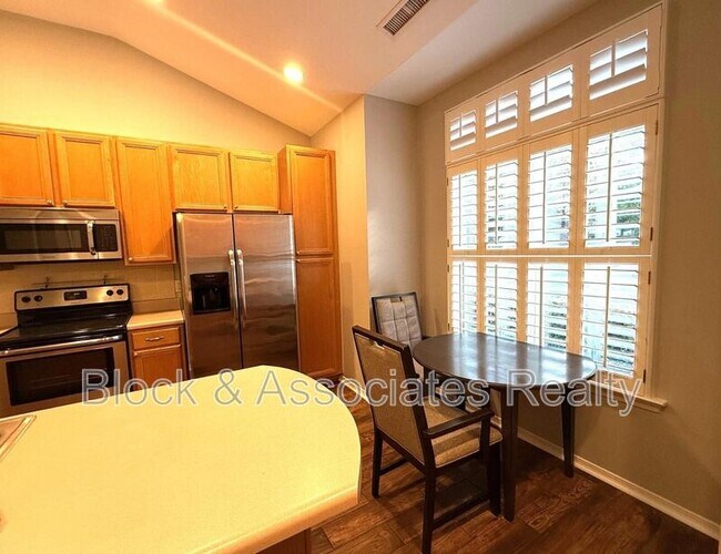 Foto del edificio - 8500 Slabstone Ct