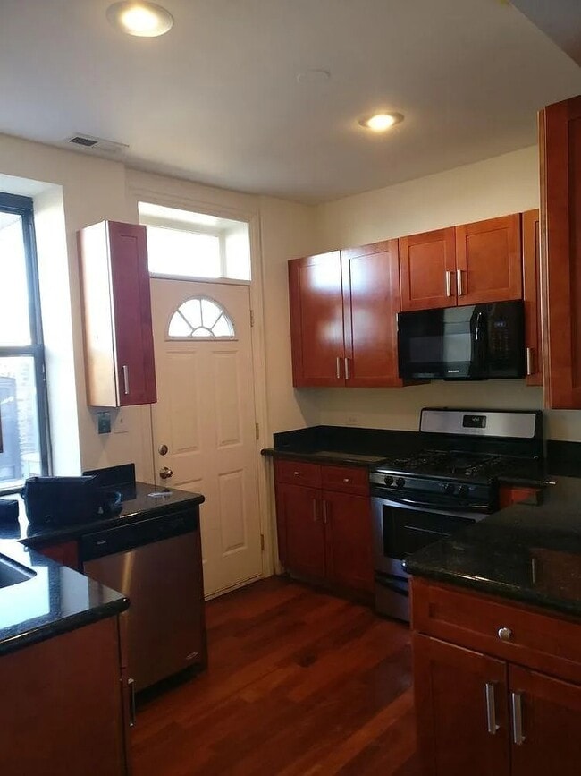 Foto del edificio - 4349 N Sawyer Ave