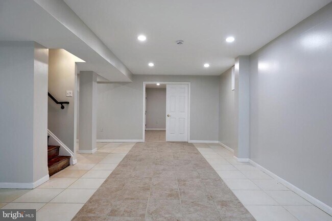 Foto del edificio - 16729 Queen Anne Rd