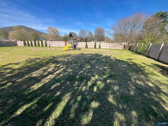 Building Photo - 2629 Quarter Ln SE