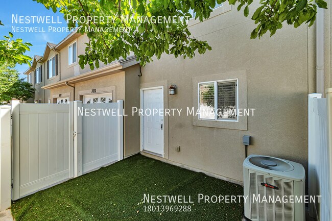 Foto del edificio - West Jordan Townhome - Open Floorplan