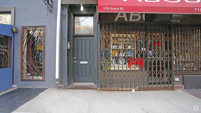 Building Photo - 179 Grand St