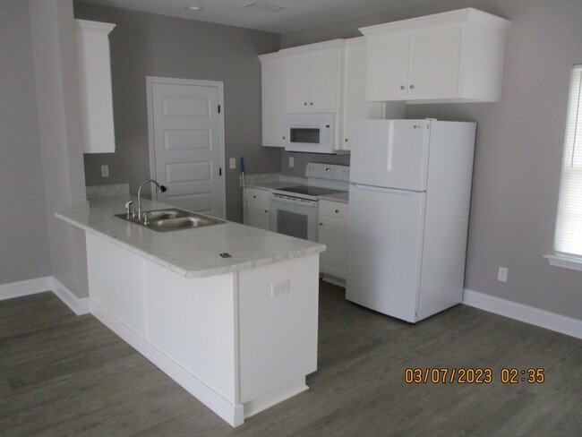 Building Photo - 110 Twelve Oaks Ct