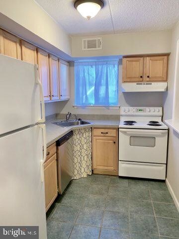 Building Photo - 1306 Valley Dr