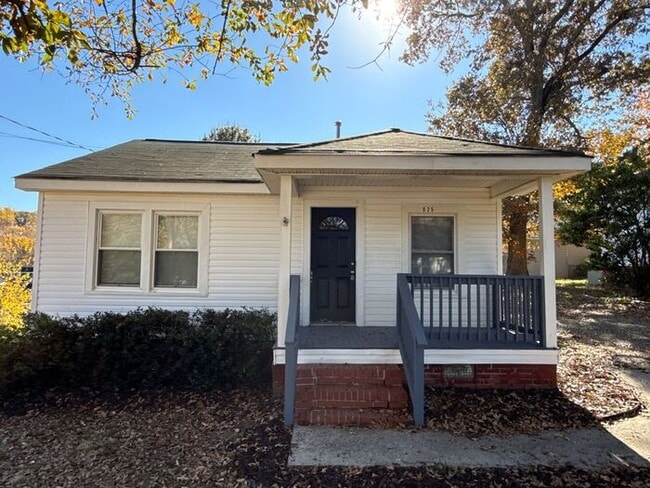 T.R. Lawing Realty Property - T.R. Lawing Realty Property House