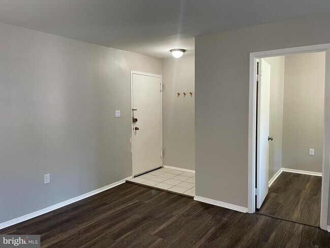 Building Photo - 12207 Braxfield Ct