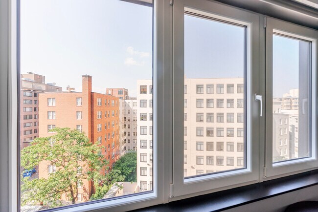 Foto del edificio - 1313 L St NW