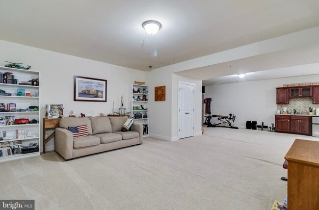 Building Photo - 46841 Shelton Dr
