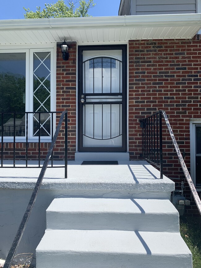 Building Photo - 9107 Orbitan Rd