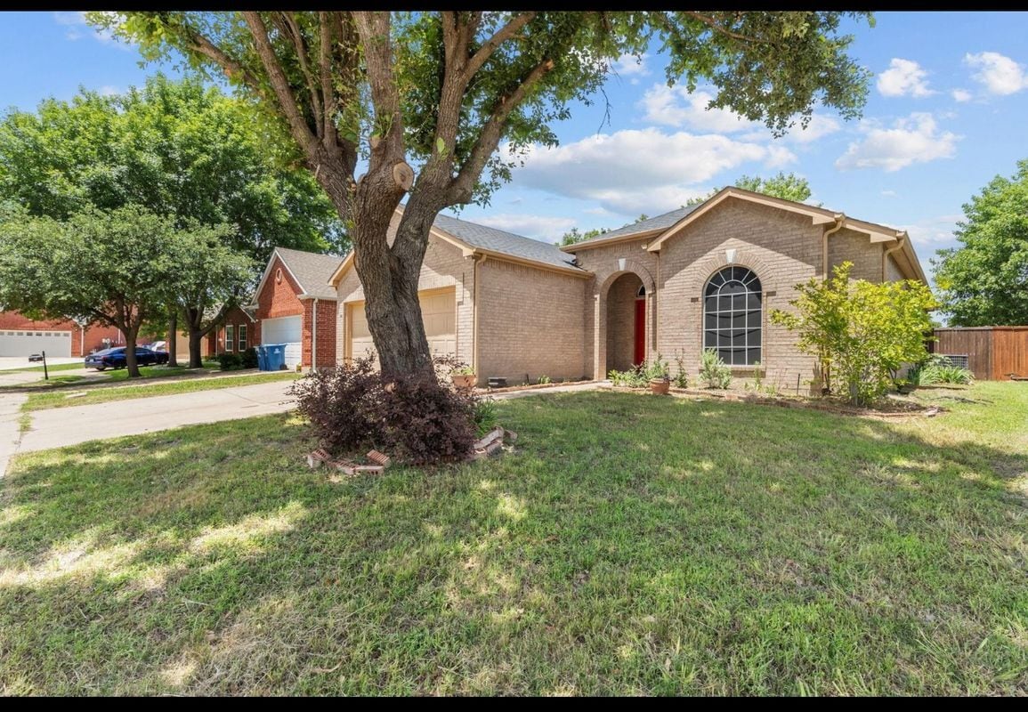 Primary Photo - 8414 Seafield Ln