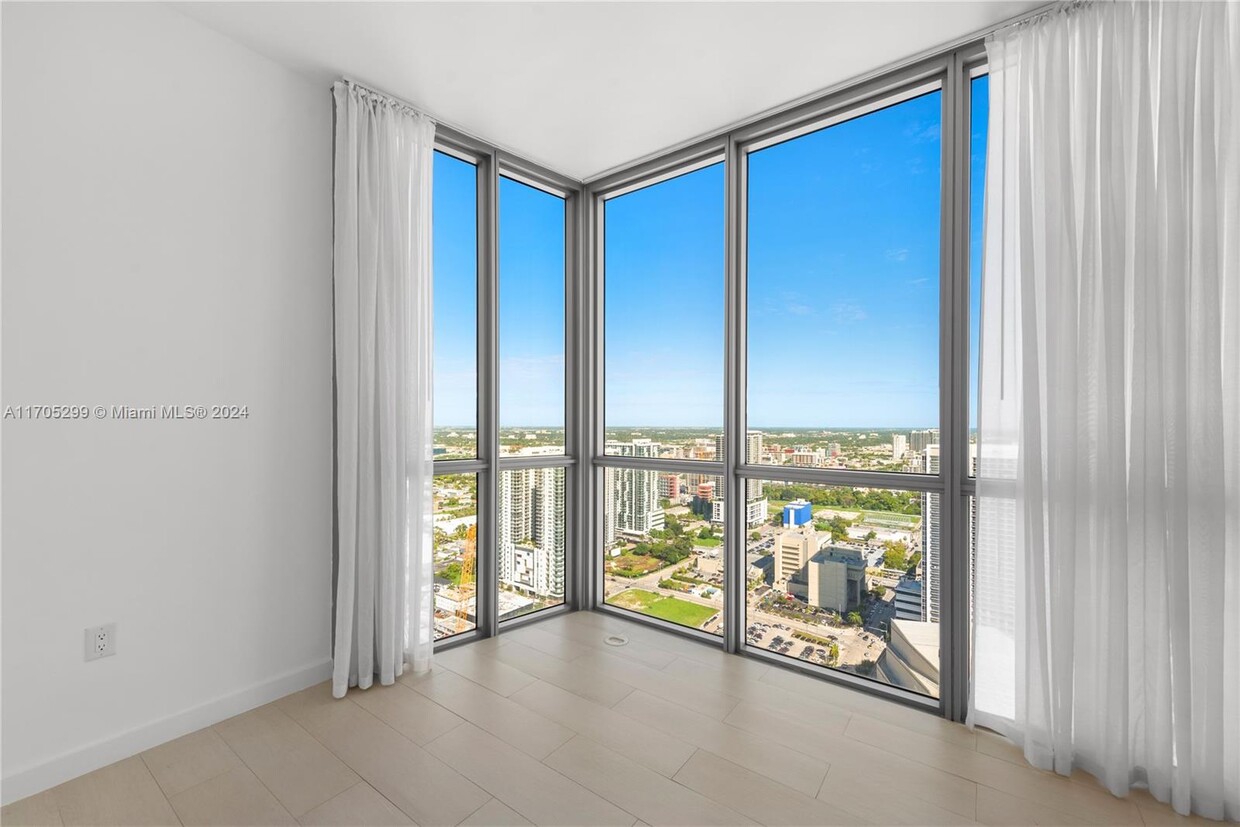 Foto principal - 1100 Biscayne Blvd