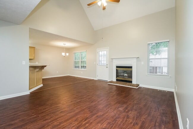 Building Photo - 1209 Highland Hills Dr