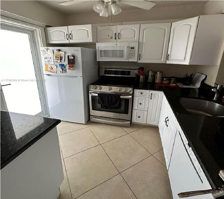 Foto principal - 1481 S Ocean Blvd