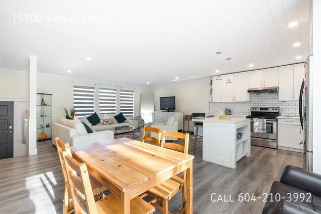 Building Photo - Perfect Family Home!