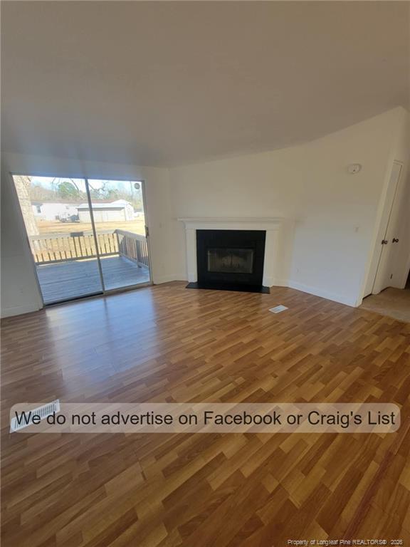 Foto del edificio - 910 Blue Rd