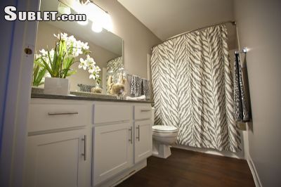 Foto del edificio - 15051 Greenhaven Dr