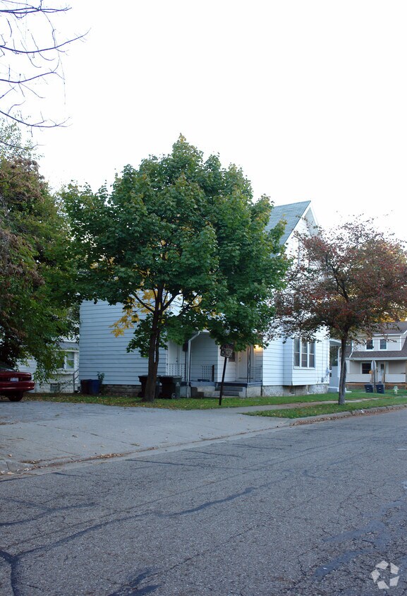 Building Photo - 1177 Milton St