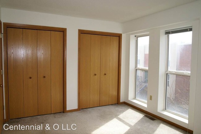 Building Photo - 121-121 Centennial Mall S