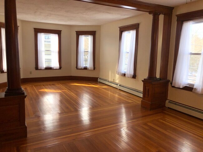Building Photo - 490 Manville Rd