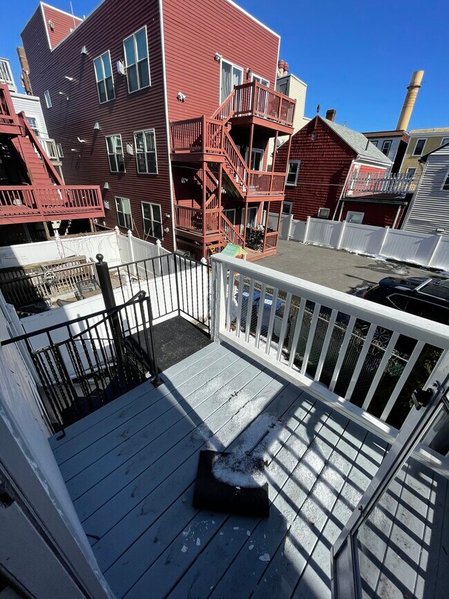 Building Photo - 6 Bay State Pl